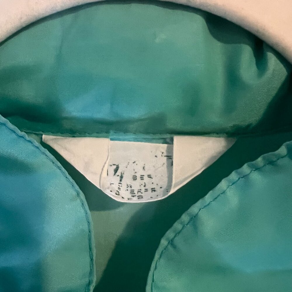 True Vintage Light Blue Bermuda Wind Breaker In Excellent Condition For Age - Picture 4 of 7